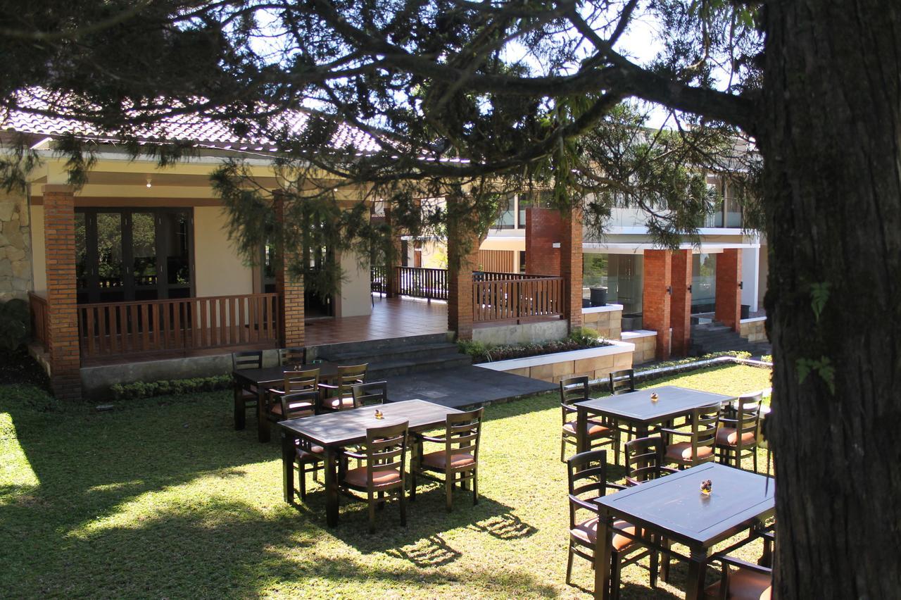 Akasa Hotel Kaliurang Εξωτερικό φωτογραφία