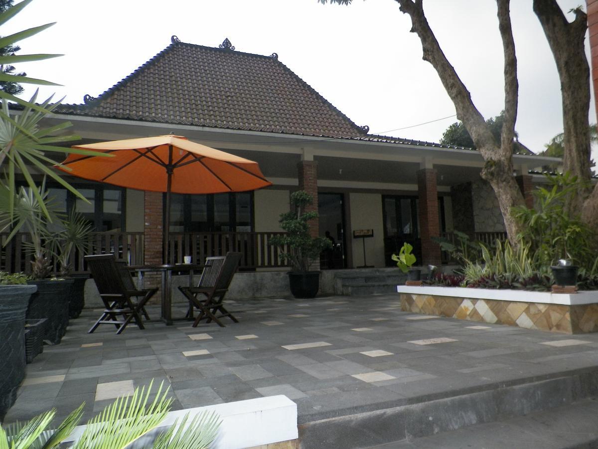 Akasa Hotel Kaliurang Εξωτερικό φωτογραφία