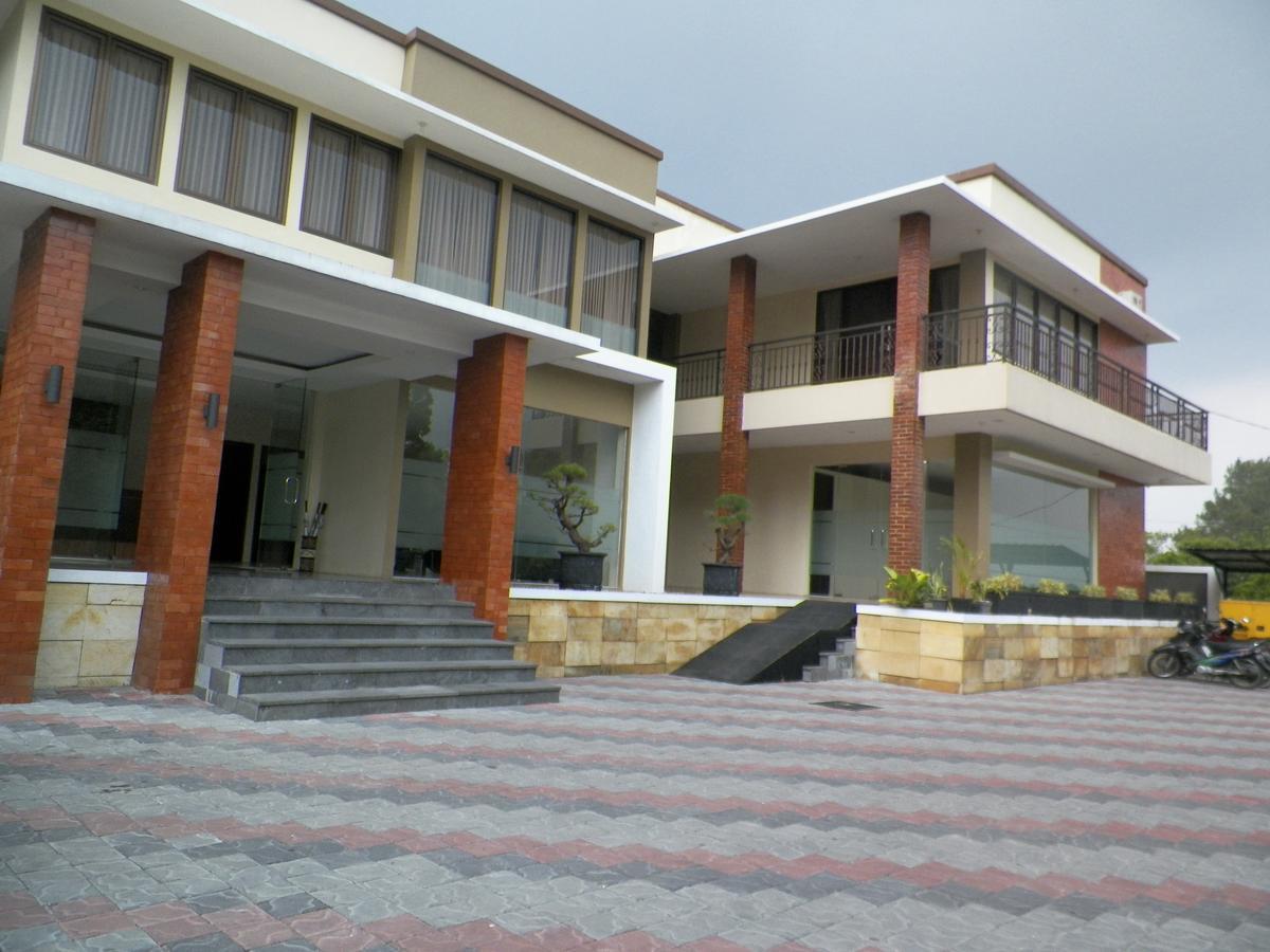 Akasa Hotel Kaliurang Εξωτερικό φωτογραφία